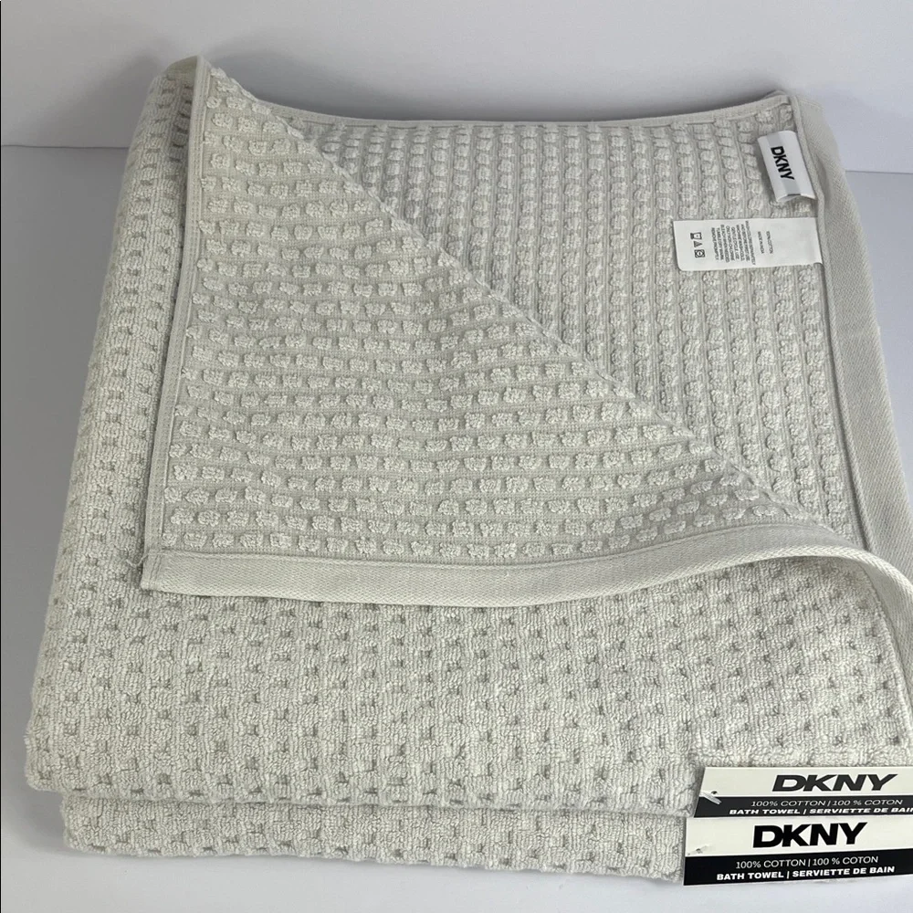 DKNY Bath Towels Light Gray Waffle Weave Textured 100% Cotton Set of 2 NEW
